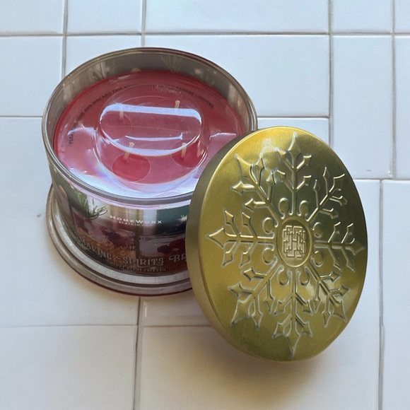 HOMEWORX by SLATKIN ✨Making Spirits Bight✨ 4 WICK CANDLE - Picture 2 of 3